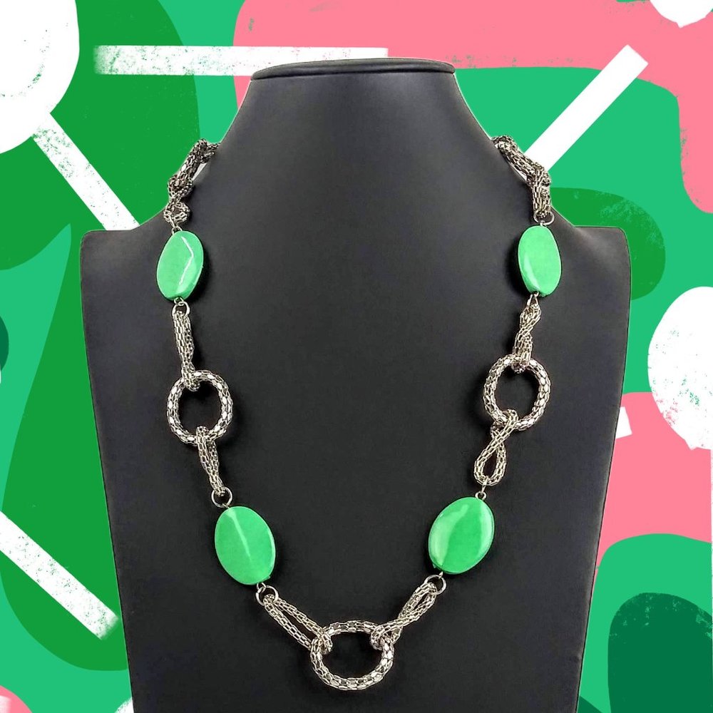 Silver Metallic Wire Mesh Figure 8 w/Plastic Accents Statement Necklace